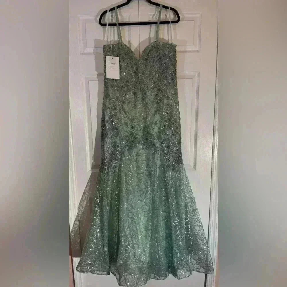 MAC DUGGAL Embellished Sleeveless Plunge Neck Trumpet Gown NWT Size 16 A20242 - Picture 5 of 8